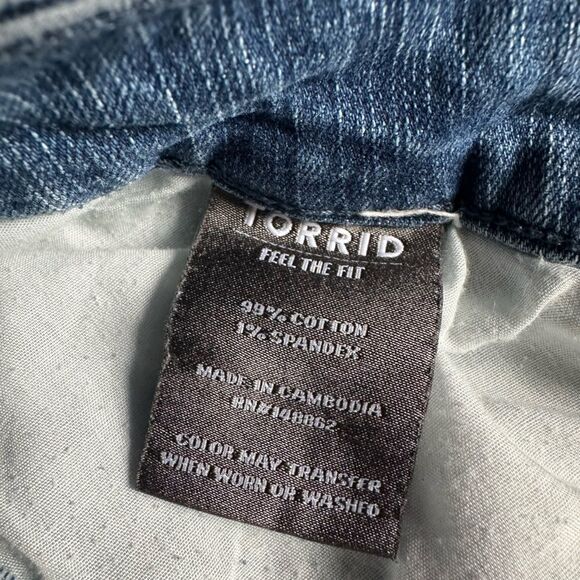 Torrid Jean Shorts Distressed Womens Size 18 - Picture 5 of 5